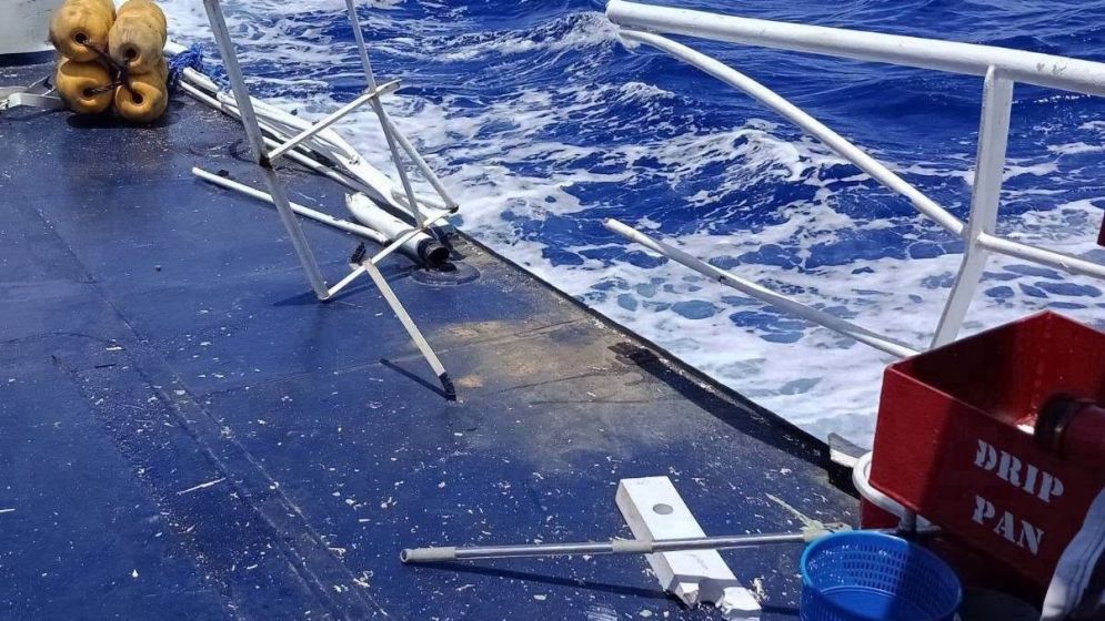 China vessel rams Philippine boat on refuelling mission