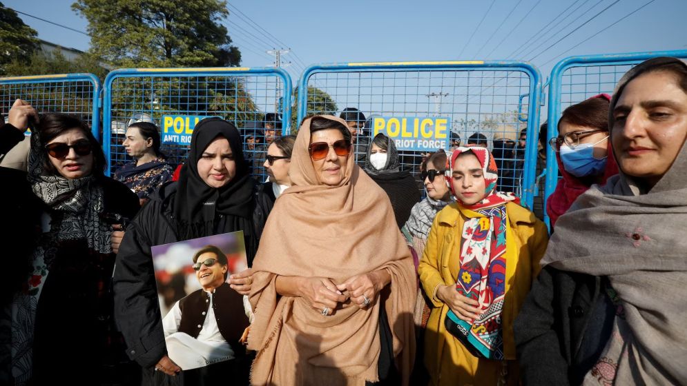 Pakistan ex-PM Imran Khan's sister arrested ahead of planned march