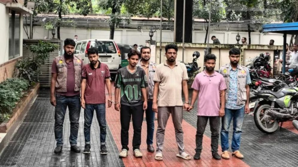 Four sent to jail over crude bomb blasts in Jatrabari