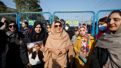 Pakistan ex-PM Imran Khan's sister arrested ahead of planned march