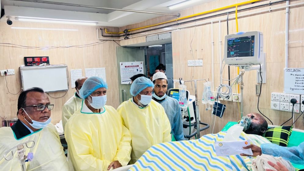 Govt stands by victims of Ashulia fire: Moyeen Khan