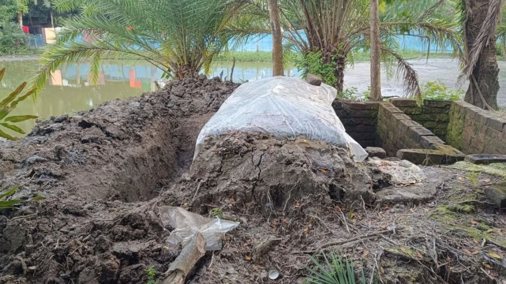 Gazi Nazrul’s wife Mariam laid to rest in family graveyard