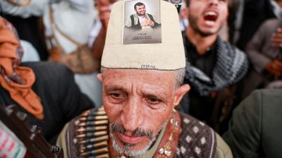 Despite military strength, Saudi struggles to crush Houthis