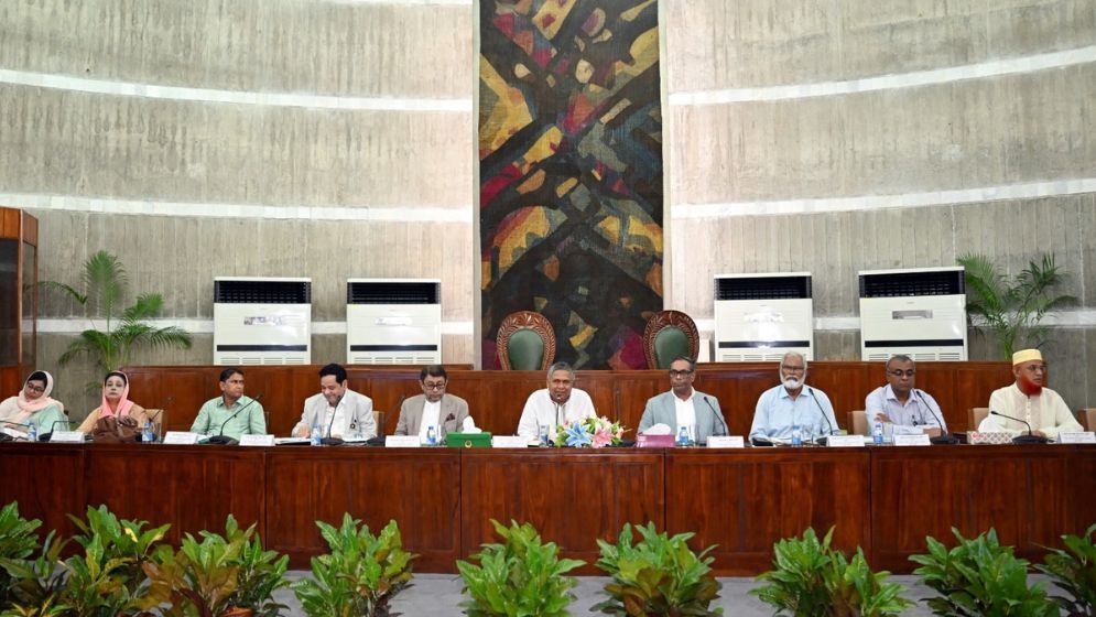 JS body recommends launch of ‘Shishu Swargo’ healthcare facilities, ICU expansion nationwide