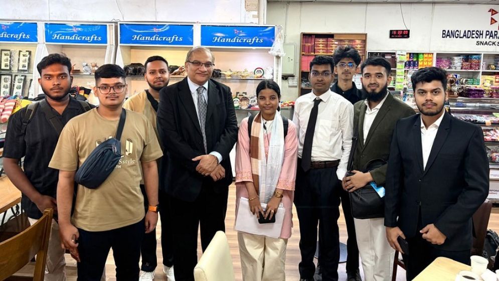 42 Bangladeshi students leave for Pakistan under Knowledge Corridor