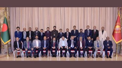 President stresses collective initiative to resolve RMG sector problems