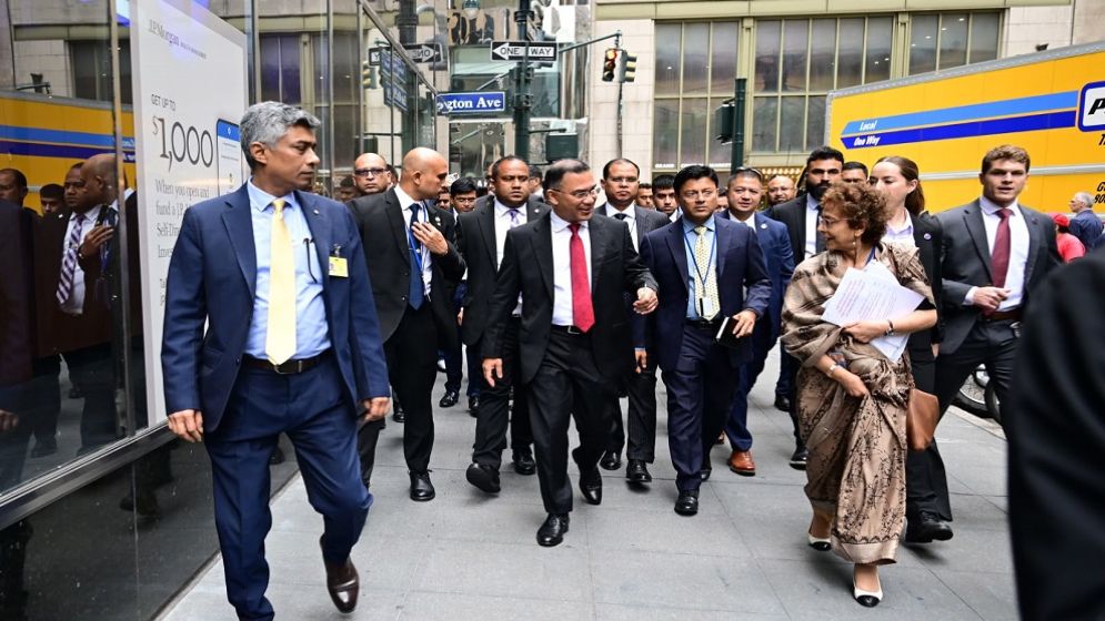 PM Tarique walks from New York hotel to UN for Rohingya talks