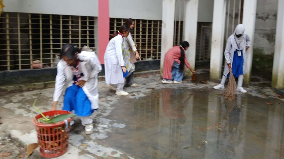 Cleanliness drive held in capital’s Wari