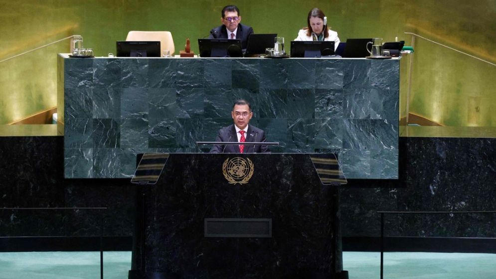 PM pledges to establish prosperous, democratic Bangladesh