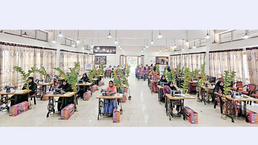 Bashundhara Group presents sewing machines to struggling women