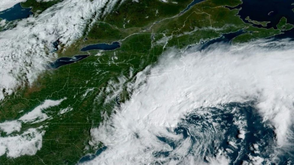 Millions in US Northeast brace for powerful storm