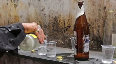 19 die after consuming spurious liquor in India