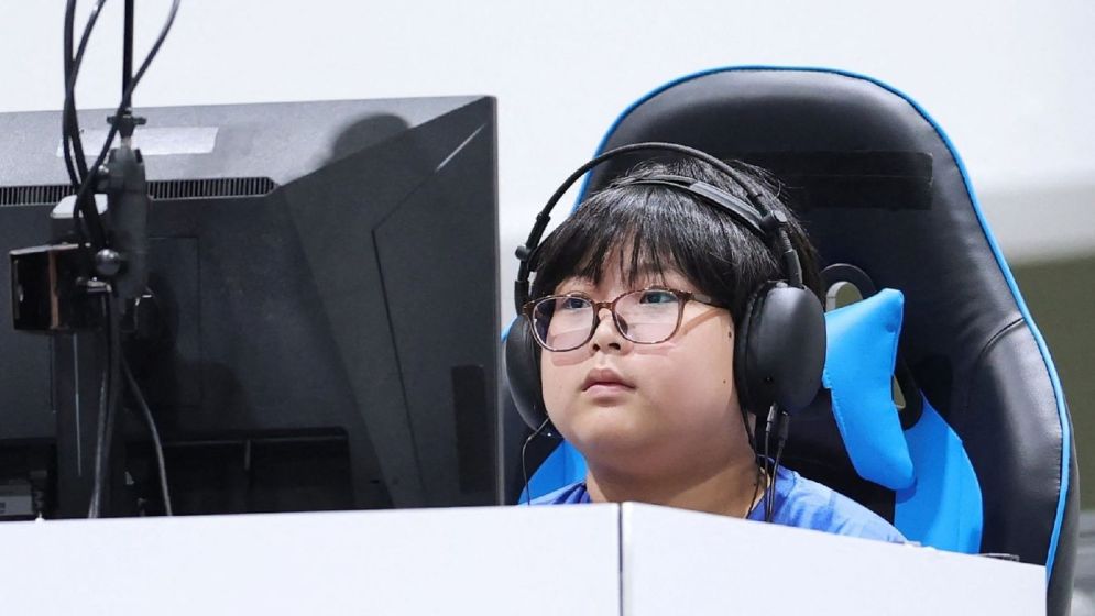 ‘Invincible’: Japan hails 11-year-old Games history-maker