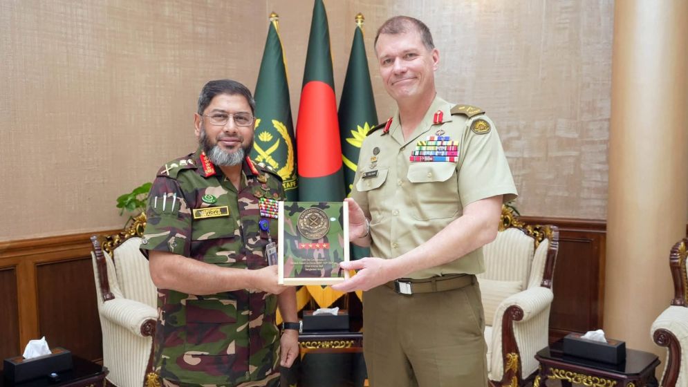 Australian Deputy Chief of Army meets Gen Waqar
