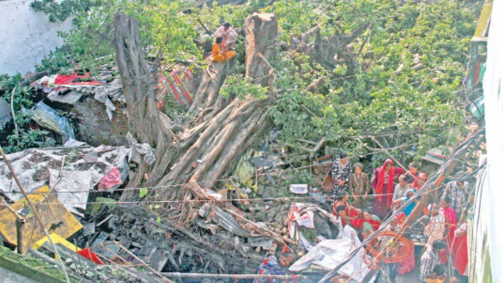 Floods, landslides lash Indian state, Nepal