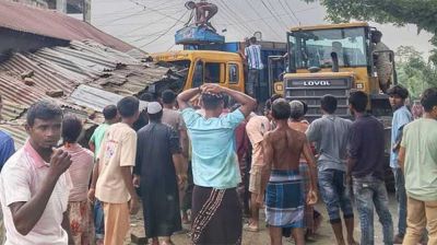 Three killed as truck crushes auto-rickshaw in Lalmonirhat