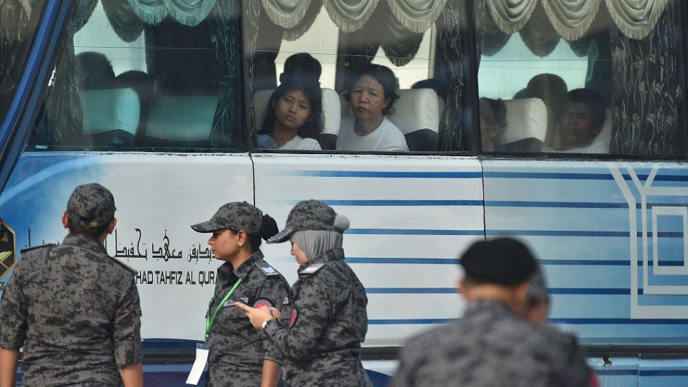 Malaysia starts sending Myanmar migrants home