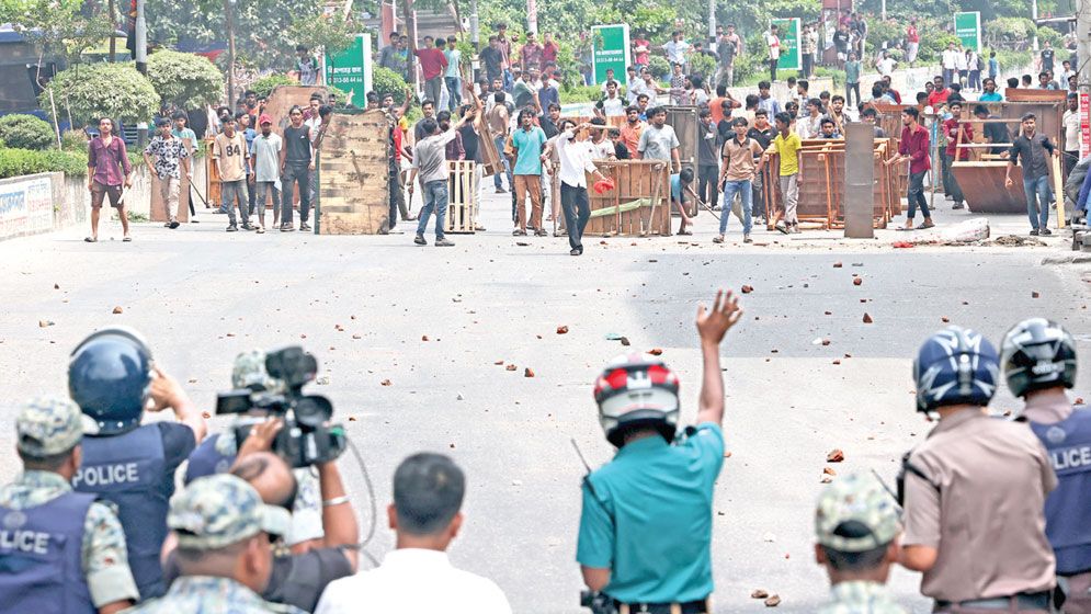 Mirpur eviction drive sparks fire, clashes