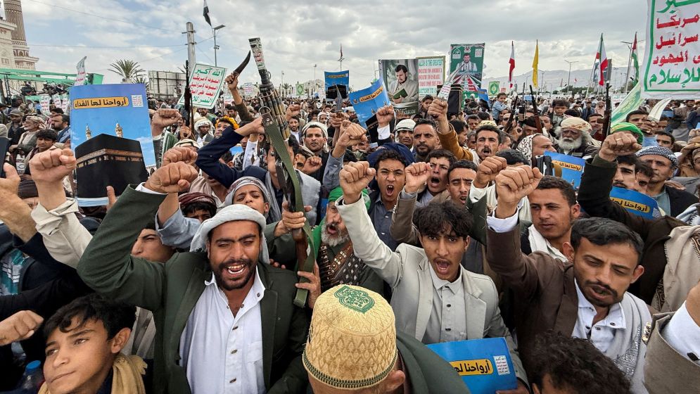 Saudis plan assault on Houthis to break Red Sea chokehold