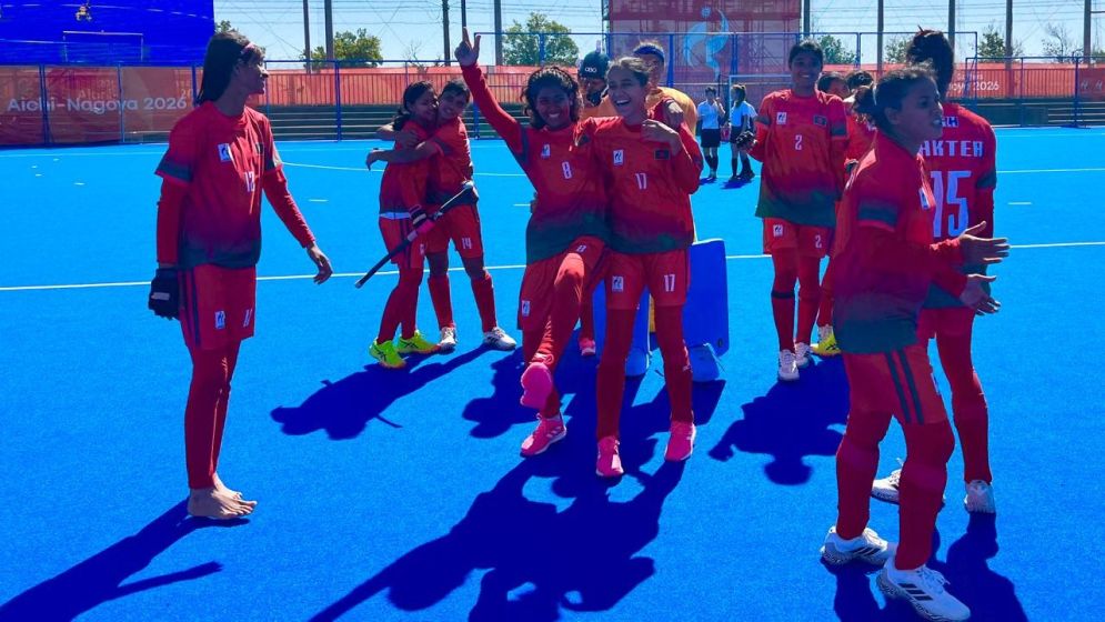 Hockey girls secure ninth as mats turn sour