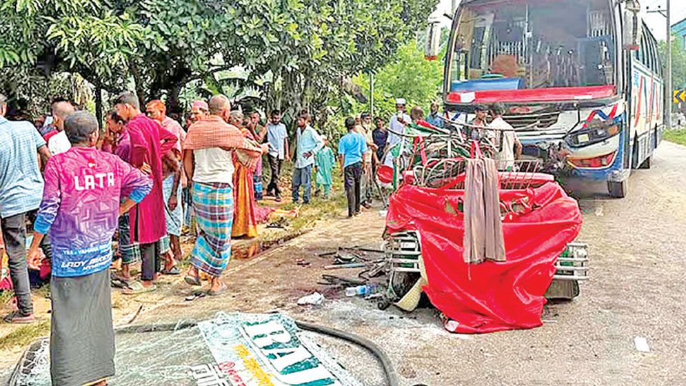 Seven killed in Mymensingh road crash