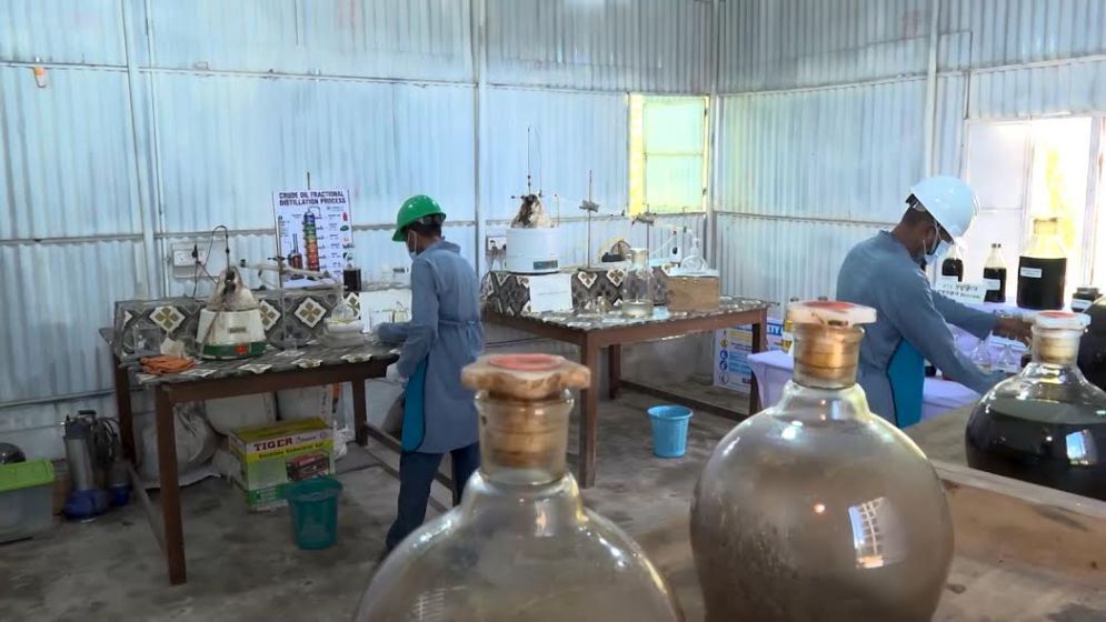 KUET researchers explore fuel production from waste