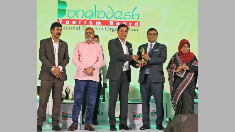 Shakawath wins Best Sustainable Tourism Initiative of the Year award