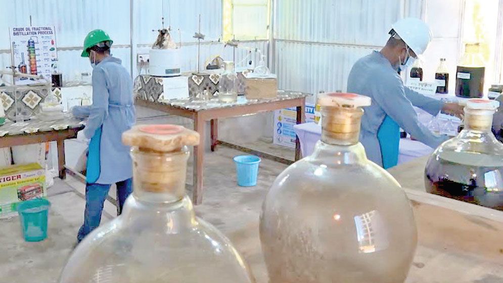 KUET researchers explore fuel production from waste