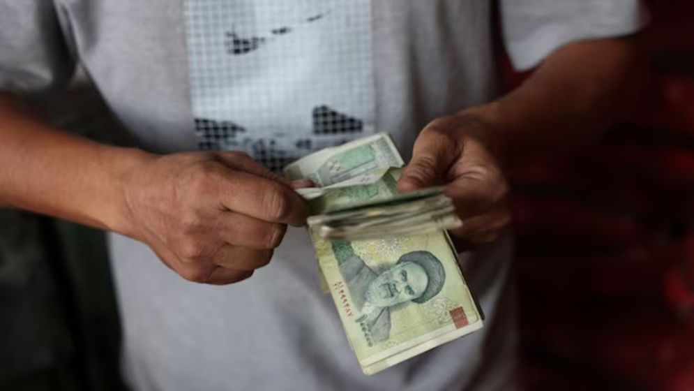 One US dollar is now fetching 2.7 million Iranian Rials