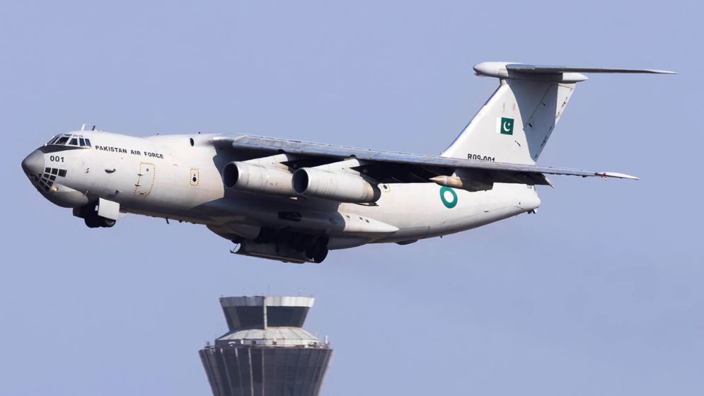 Pakistan sends four cargo planes of weapons to Saudi-backed Yemen govt