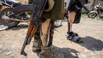 Yemen government forces say struck Houthi targets
