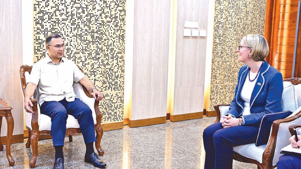 PM, UK envoy discuss boosting trade, investment, skills