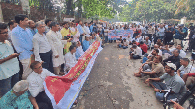 Protesters threaten to shut down Ctg Port over terminal leasing