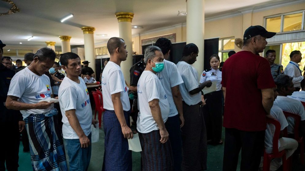 Myanmar leader to visit Malaysia after migrant returns begin