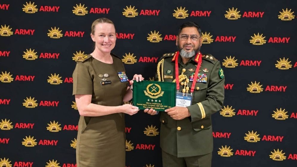 Waqar-Uz-Zaman meets Australian Army chief, senior US Army official
