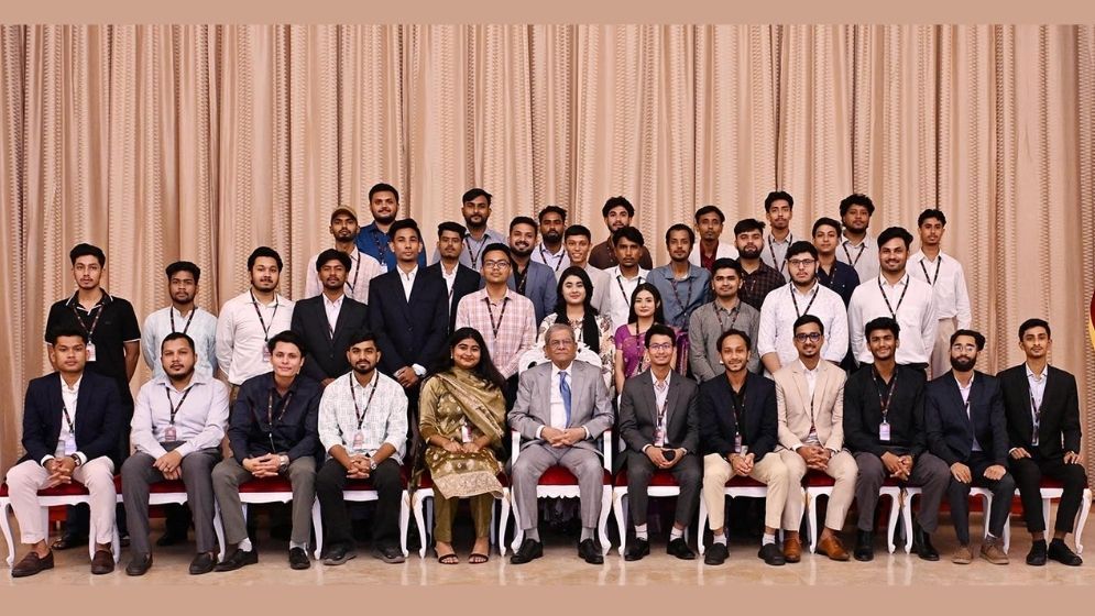 President urges youths to build social movement against drugs