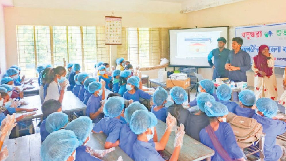 Cleanliness drive on preventing dengue held in Bhola