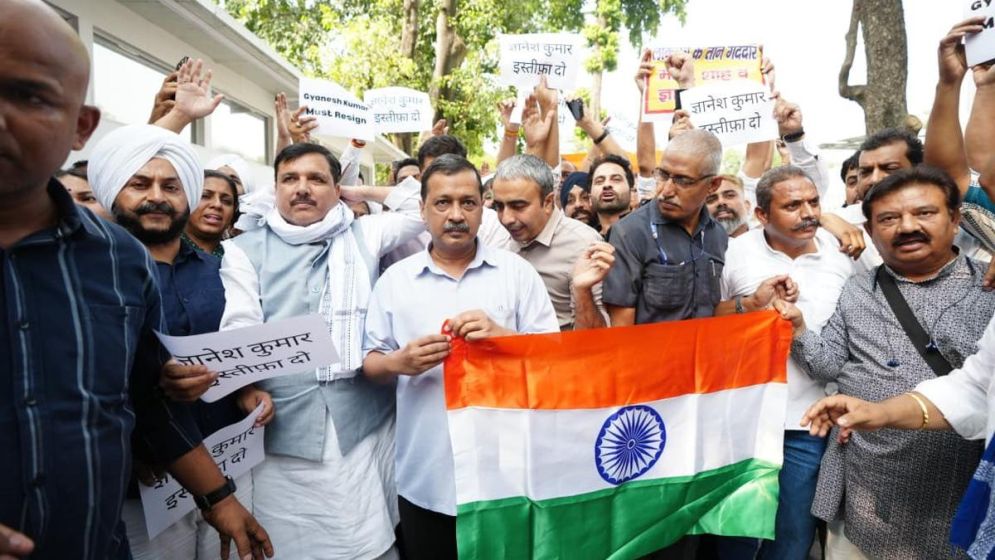 Kejriwal detained in Delhi before joining protests
