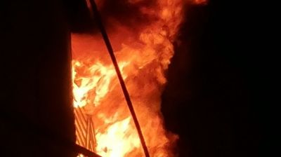 Fire at Chawkbazar market remains uncontrolled for over five hours