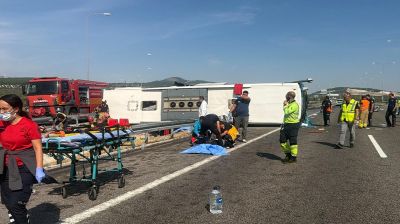 11 killed as coach crashes into truck in Turkey