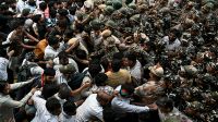 Top 'cockroach' leaders detained again after flash protest
