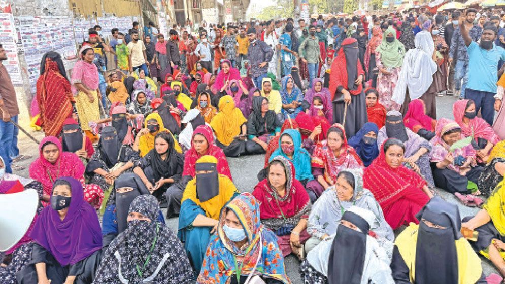 Garment workers block Uttara airport road for over 2 hrs