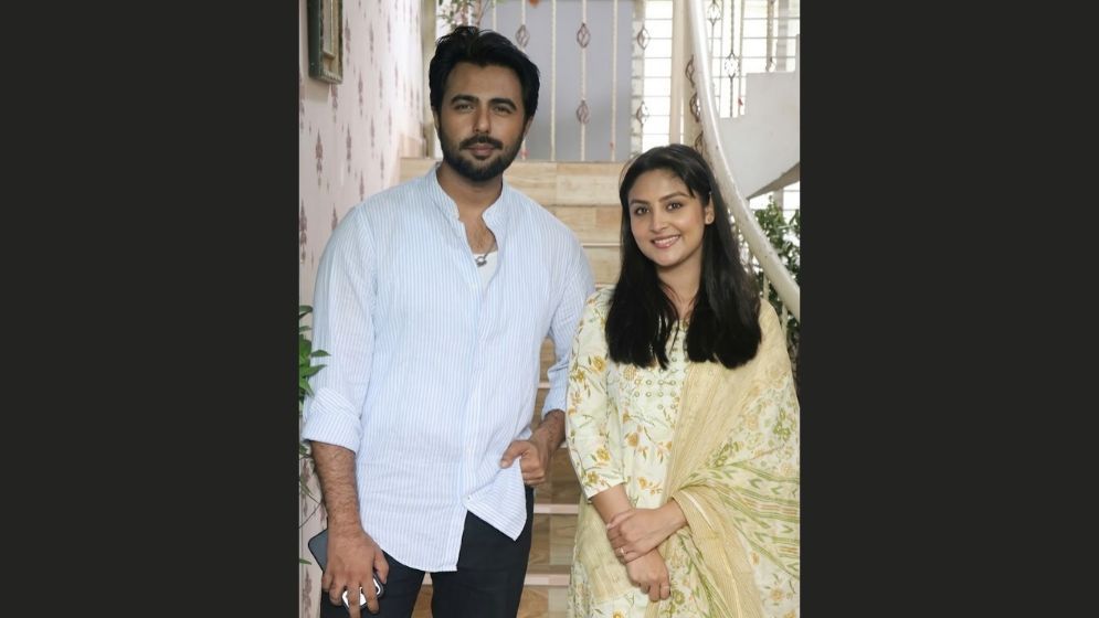 Apurba, Niha’s ‘Kachher Keu’