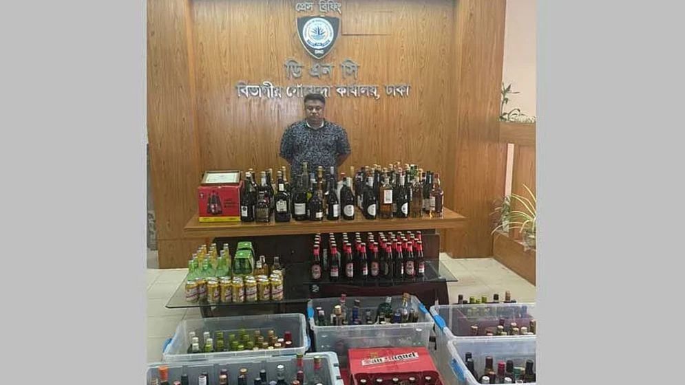 DNC raids Gulshan bar, seizes 244 litres of liquor, beer