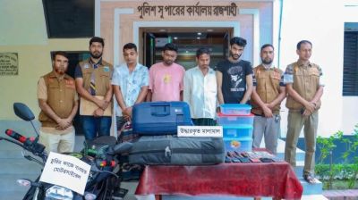 Eight bags stolen from cricketers