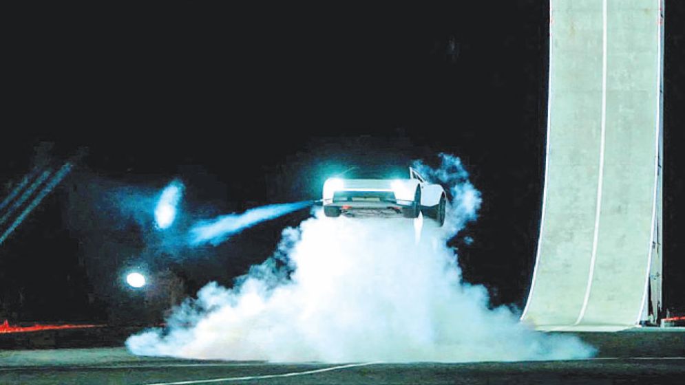 Elon Musk unveils Tesla’s ‘flying’ car