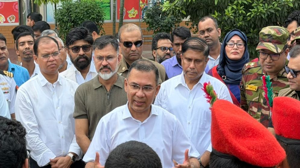 PM visits 13 spots including hospitals and schools, orders action against irregularities