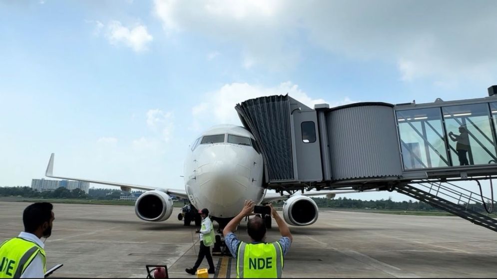US-Bangla becomes first airline to use boarding bridge at Cox’s Bazar airport
