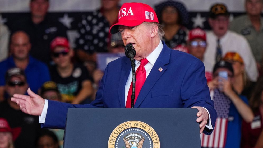 Trump mocks popularity of name Mohammad