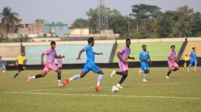Police held by Arambagh, Abahani down City